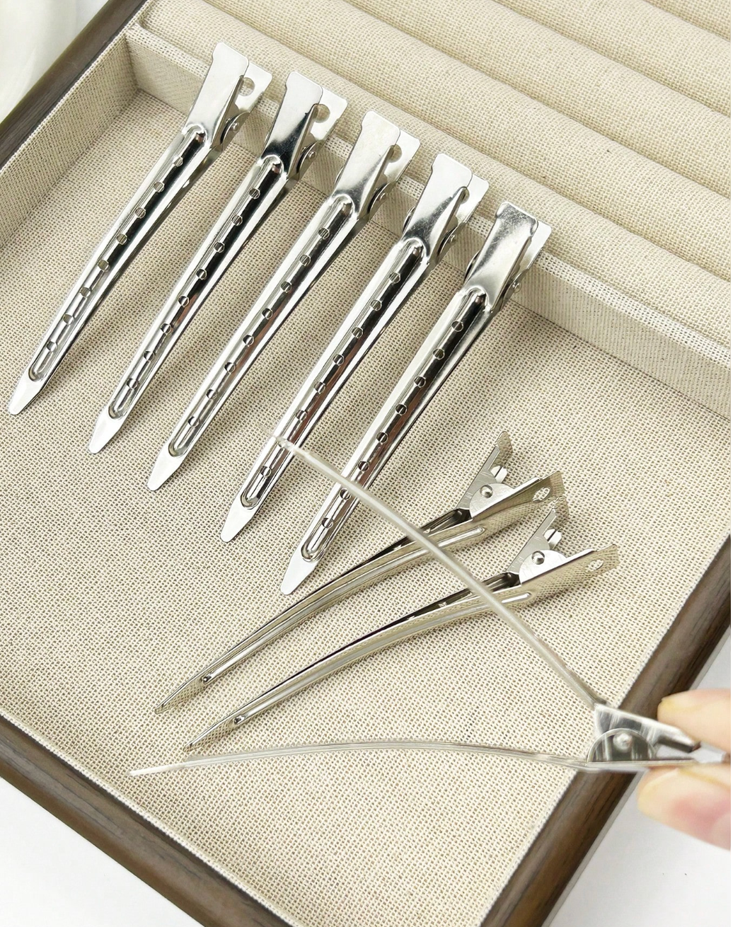 METAL SECTIONING CLIPS